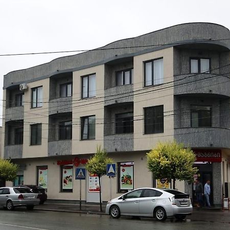 Persona Rooms Zugdidi ภายนอก รูปภาพ